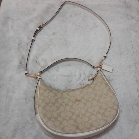 Coach Handbags - NWOT Coach handbag (never used)